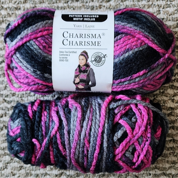 Charisma Black Raspberry Yarn - Picture 1 of 3